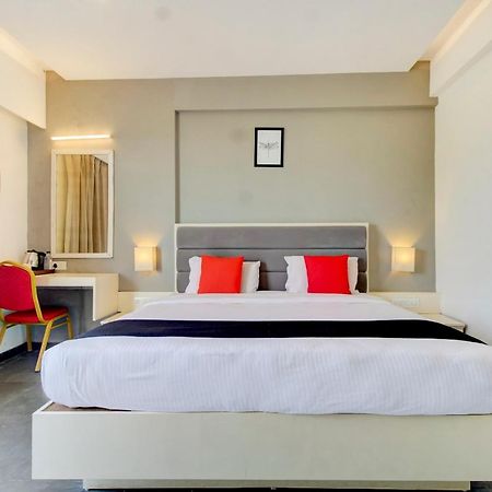 Capital O 77219 Hotel Dwarwata Dharwad Dış mekan fotoğraf