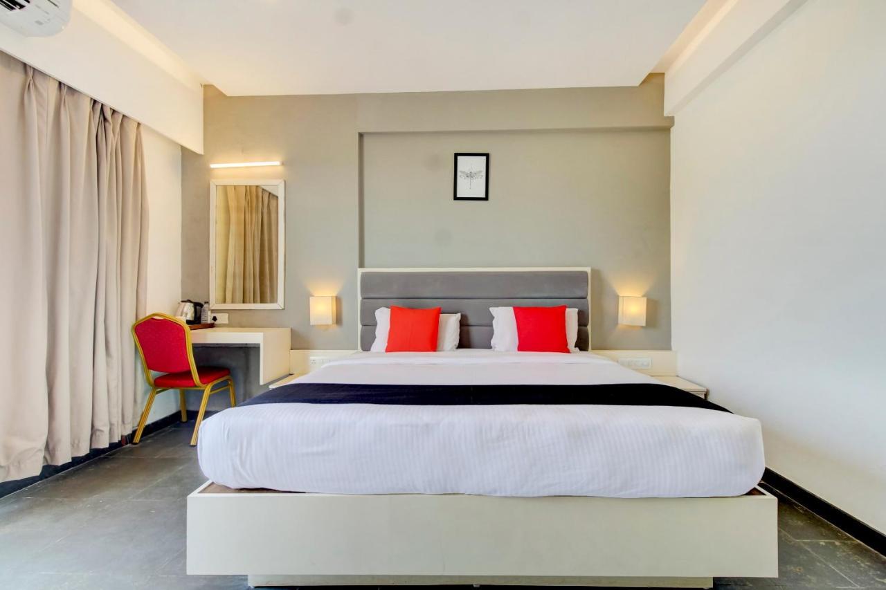 Capital O 77219 Hotel Dwarwata Dharwad Dış mekan fotoğraf