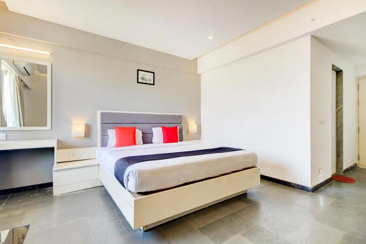 Capital O 77219 Hotel Dwarwata Dharwad Dış mekan fotoğraf