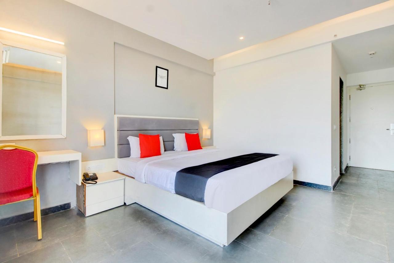 Capital O 77219 Hotel Dwarwata Dharwad Dış mekan fotoğraf